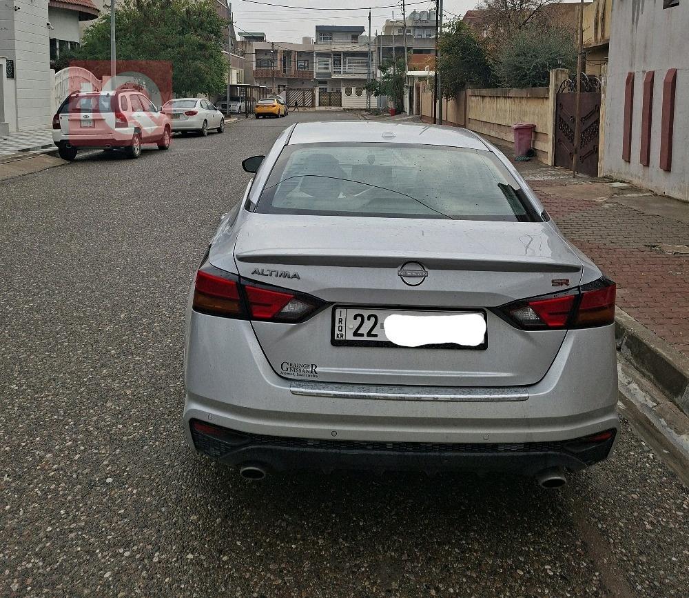 نيسان ألتيما